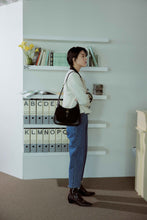 Load image into Gallery viewer, LOEKA Diane Hobo Bag Black