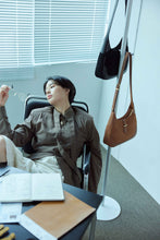 Load image into Gallery viewer, LOEKA Diane Hobo Bag Black