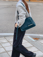 Load image into Gallery viewer, MARHEN.J Elly Bag Blue