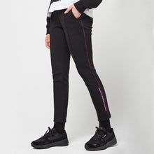 Load image into Gallery viewer, AKIII CLASSIC Heritage Jogger Triple Black