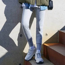 Load image into Gallery viewer, AKIII CLASSIC Urban Tracker Cream