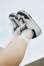 Load image into Gallery viewer, PIEBY Motion 2.0 White Black Sneakers
