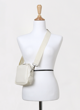 Load image into Gallery viewer, D.LAB Coy mini bag White