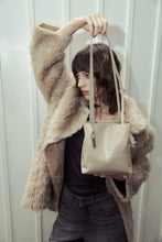 Load image into Gallery viewer, MARHEN.J Lome Tote Bag Beige