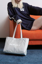 Load image into Gallery viewer, MARHEN.J Bona Bag Silver