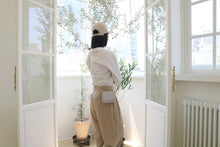 Load image into Gallery viewer, D.LAB Teen Lip Pouch Bag White