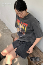 Load image into Gallery viewer, FALLETT Nero Band Short Sleeve Charcoal