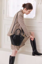 Load image into Gallery viewer, LOEKA Marqueta M Tote Bag Black