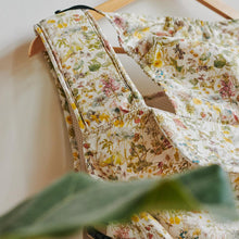Load image into Gallery viewer, DMANGD ILLI BABY CARRIER WILD FLOWER