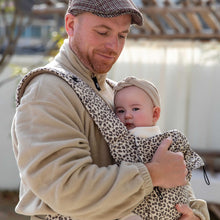 Load image into Gallery viewer, DMANGD ILLI BABY CARRIER LEOPARD