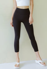 Load image into Gallery viewer, CONCHWEAR Conch Signature 8-length Leggings (4 Colours)
