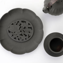 Load image into Gallery viewer, [KCDF] DONONG Silver Decoration Pedestal Cups and Black Soil Teapot with Copper Handle
