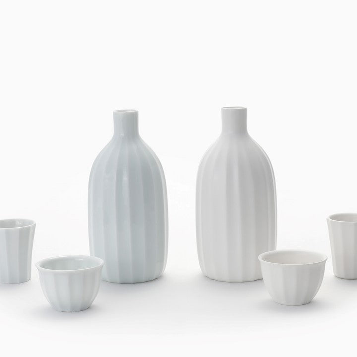 [KCDF] DONONG White Porcelain Ribbed Bottle Set