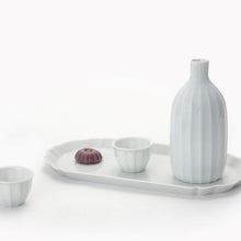 Load image into Gallery viewer, [KCDF] DONONG White Porcelain Ribbed Bottle Set

