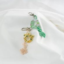 Load image into Gallery viewer, [LANFORAL] Language For All Hangeul x Traditional knot key chain

