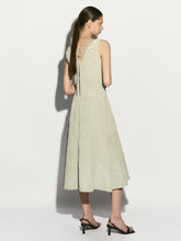 Load image into Gallery viewer, [RE RHEE] Crinkled Sleeveless Midi Dress
