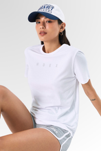 Load image into Gallery viewer, Women's Maund Standard Fit Short Sleeve White
