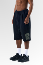 Load image into Gallery viewer, Classic Pintuck Sweat Shorts Black
