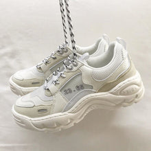이미지를 갤러리 뷰어에 로드 , 23.65 V2 Sneakers White
