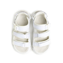 이미지를 갤러리 뷰어에 로드 , AKIII CLASSIC Granda Sandals Triple White
