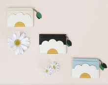Load image into Gallery viewer, D.LAB Daisy card wallet Cream
