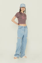 이미지를 갤러리 뷰어에 로드 , TARGETTO Side Slit Denim Pants Light Indigo (NMIXX Jiwoo&#39;s pick)
