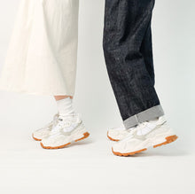 Load image into Gallery viewer, POSE GANCH Mont Grey Sneakers
