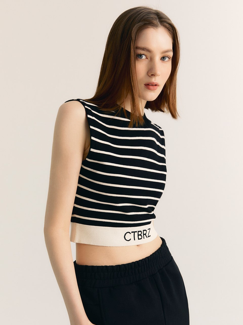 CITYBREEZE Logo Sleeveless Cropped Top Black & White (IZ*ONE MINJU’s Pick)