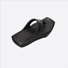 Load image into Gallery viewer, MULEBOY Square X Flip Flop Black
