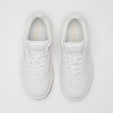 Load image into Gallery viewer, PIEBY Motion White Sneakers (Weki Meki Ji Su-yeon Wear)
