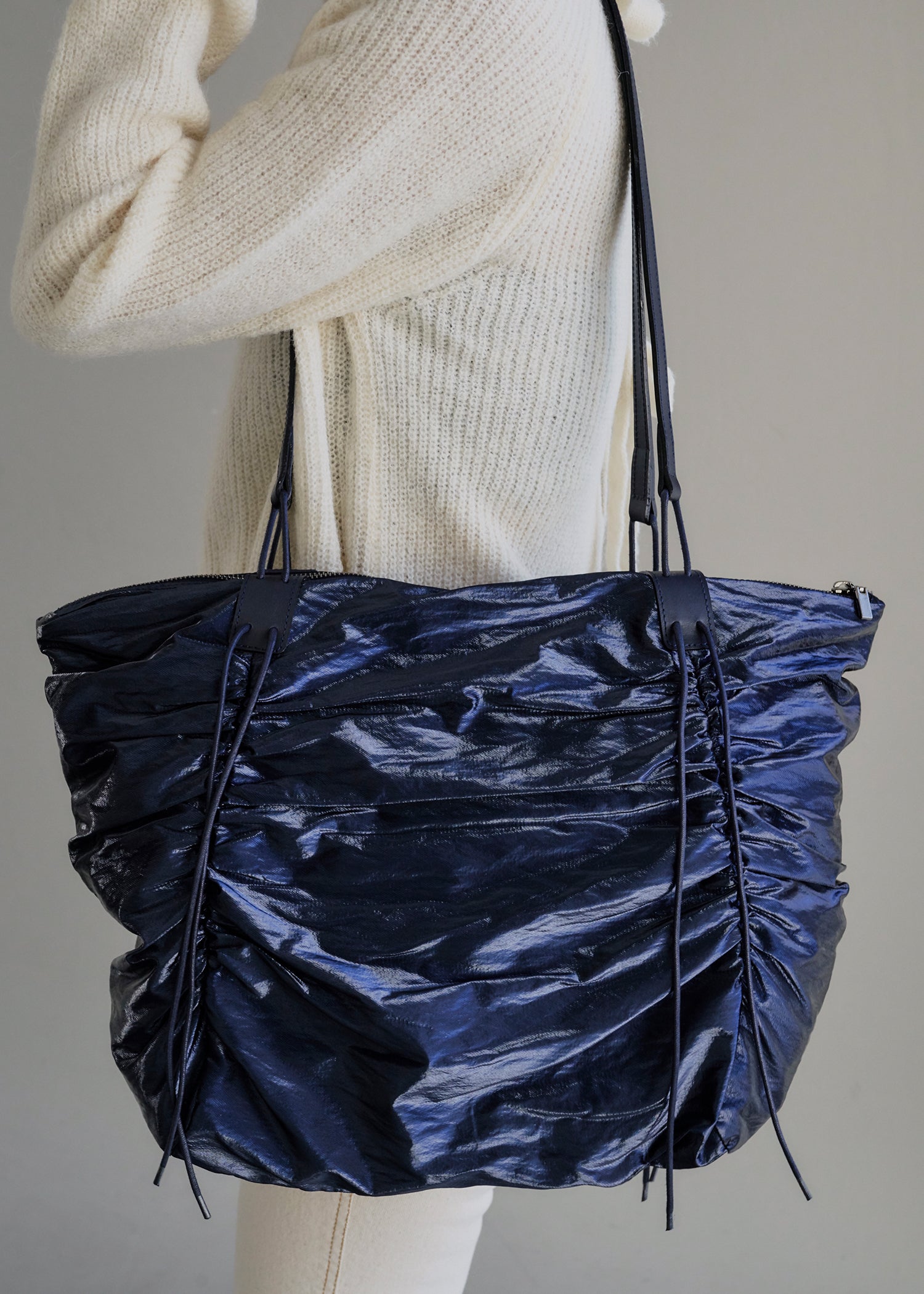 【KWANI】Deborah Ruched Bag KWANI Deborah Ruched Bag Black – NOTAG GLOBAL