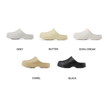 이미지를 갤러리 뷰어에 로드 , 23.65 Baguette Rubber Clogs Ecru Cream
