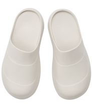 이미지를 갤러리 뷰어에 로드 , 23.65 Baguette Rubber Clogs Ecru Cream
