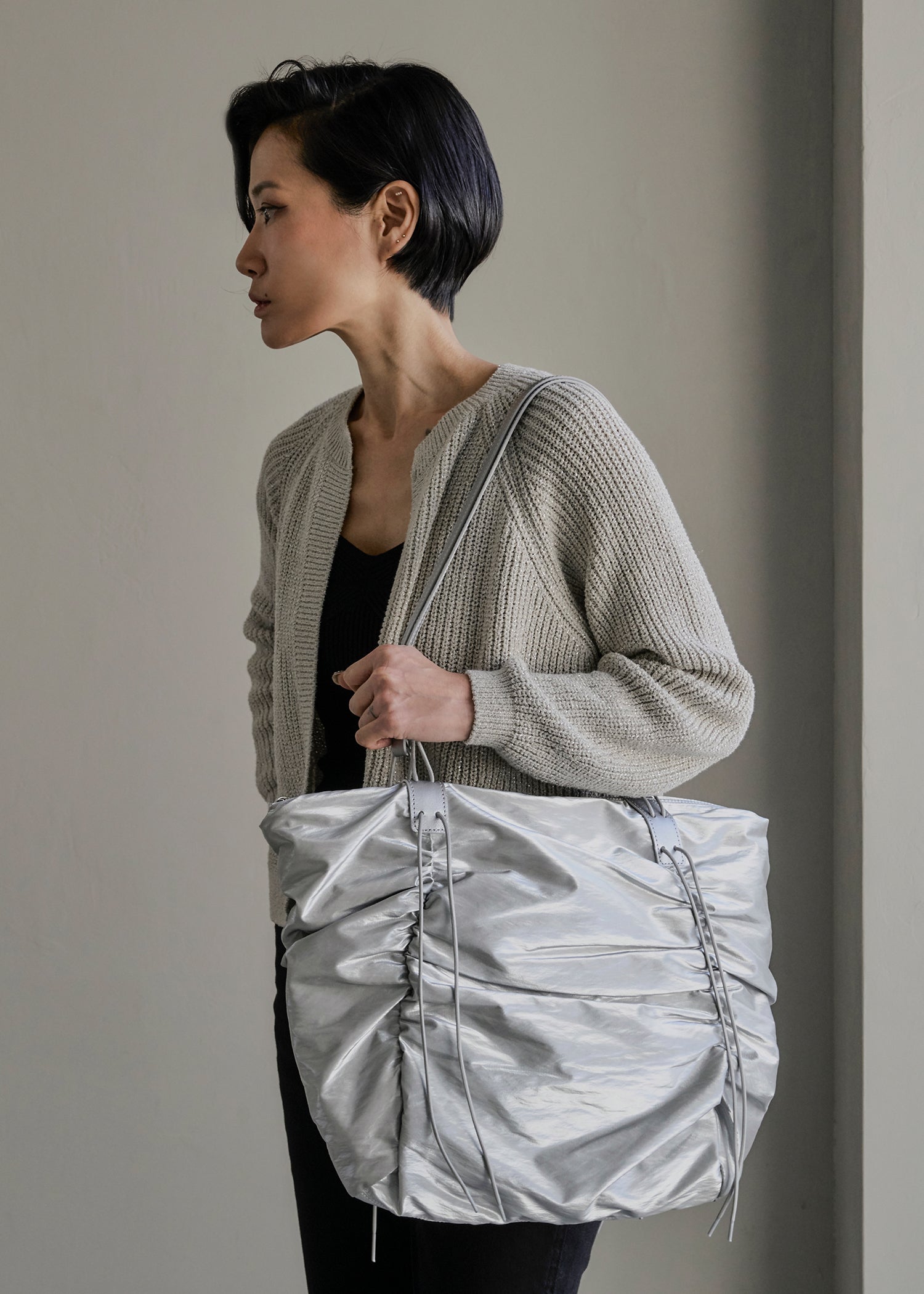 【KWANI】Deborah Ruched Bag KWANI Deborah Ruched Bag Black – NOTAG GLOBAL